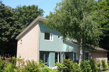 Strandhaus für 8 Personen, mit Pool und Sauna sowie Garten in Kijkduin