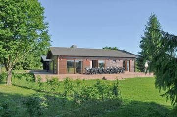 Location de vacances pour 18 personnes, avec jardin et sauna à Houyet