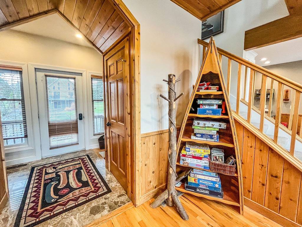 Walk to Wisp Slopes! Stunning Lakefront Home! in McHenry, Deep Creek Lake