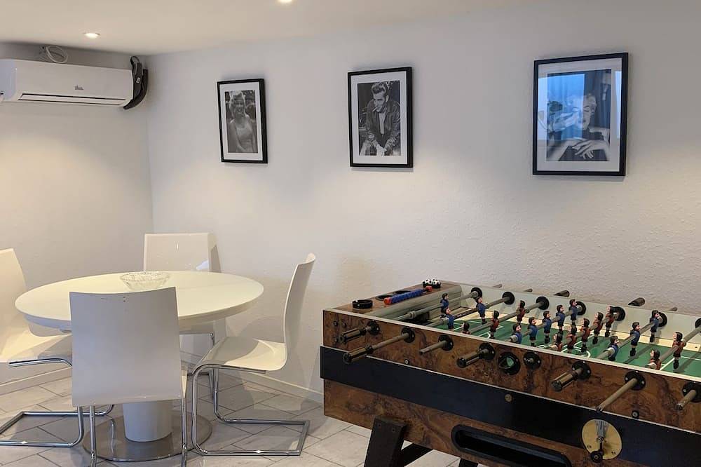 Ganze Wohnung, Charmante Souterrainwohnung mit Privatparkplatz in Hockenheimring, Hockenheim