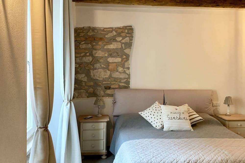 Brandneue Renovierung im Herzen von Desenzano del Garda in Desenzano del Garda, Gardasee-Berge
