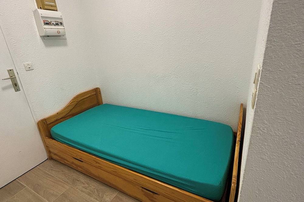 Appartement entier, Studio Meuble Renove A 5 Mns Des Plages in Fréjus, Côte méditerranéenne (France)