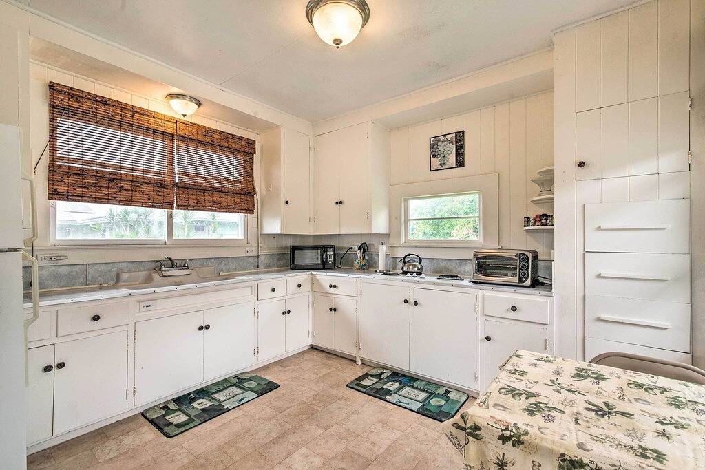 Hilo Home Base - 3 Miles to State Park & Beach! in Hilo, South Hilo