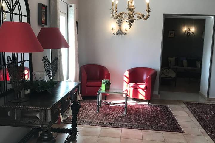 Location de vacances pour 9 personnes, avec piscine et jardin, animaux acceptés à Saint-Gilles - 4