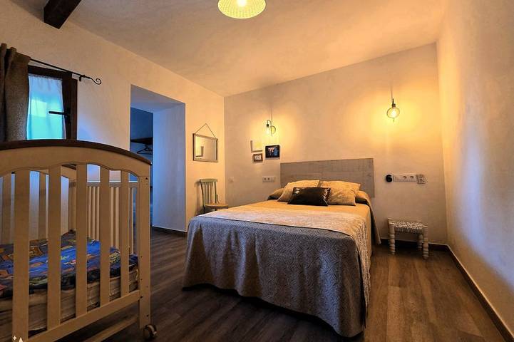 Gîte pour 13 personnes, avec terrasse ainsi que jardin et piscine à Ségovie - 4