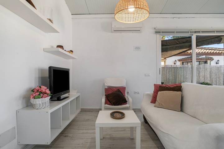 Casa vacanze 'Casita Dias Felices' con piscina privata, Wi-Fi e aria condizionata in Chiclana de la Frontera, Costa de la Luz
