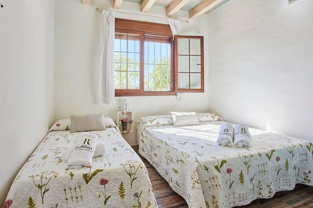 El Rincón de Marco y María Prado del Rey by Ruralidays in Prado del Rey, White Villages