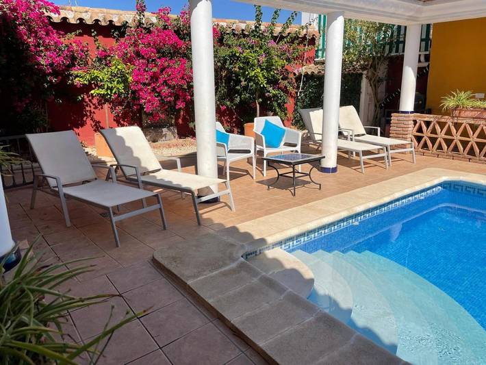 Casa rural para 8 personas, con Terraza además de Jardín y Piscina en La Carlota - 4