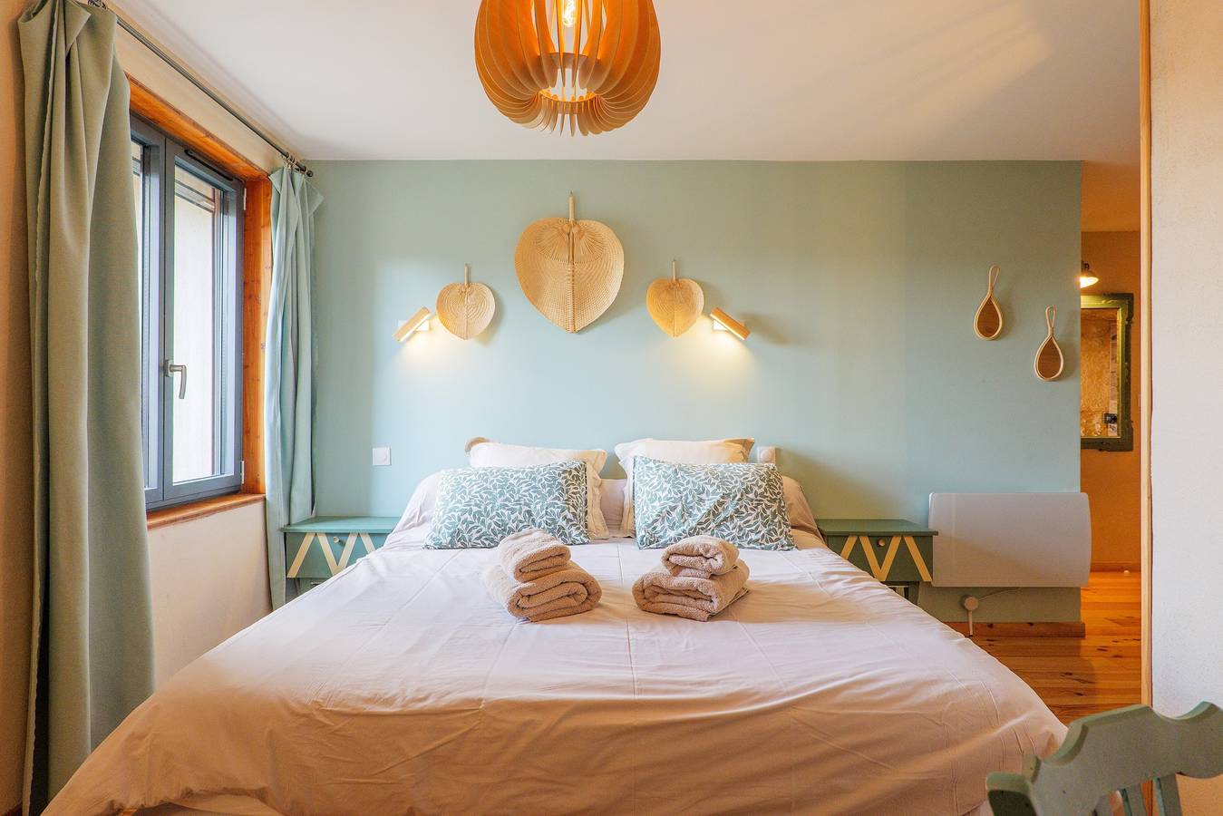 Gästezimmer „Côté Cour“ mit großem Gemeinschaftshof und Wlan in Saint-Remèze, Privas