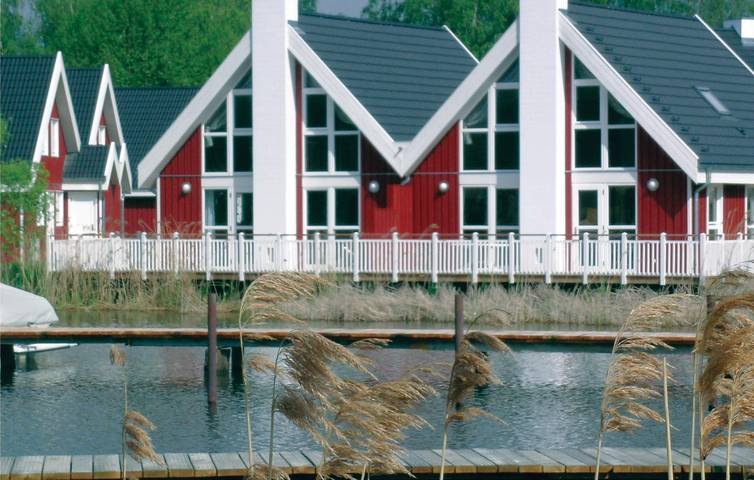 Ferienhaus für 8 Personen, mit Terrasse und Whirlpool sowie Sauna und Ausblick in Wendisch Rietz
