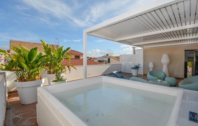 Gîte pour 4 personnes, avec jacuzzi et terrasse à Marina di Ragusa - 3