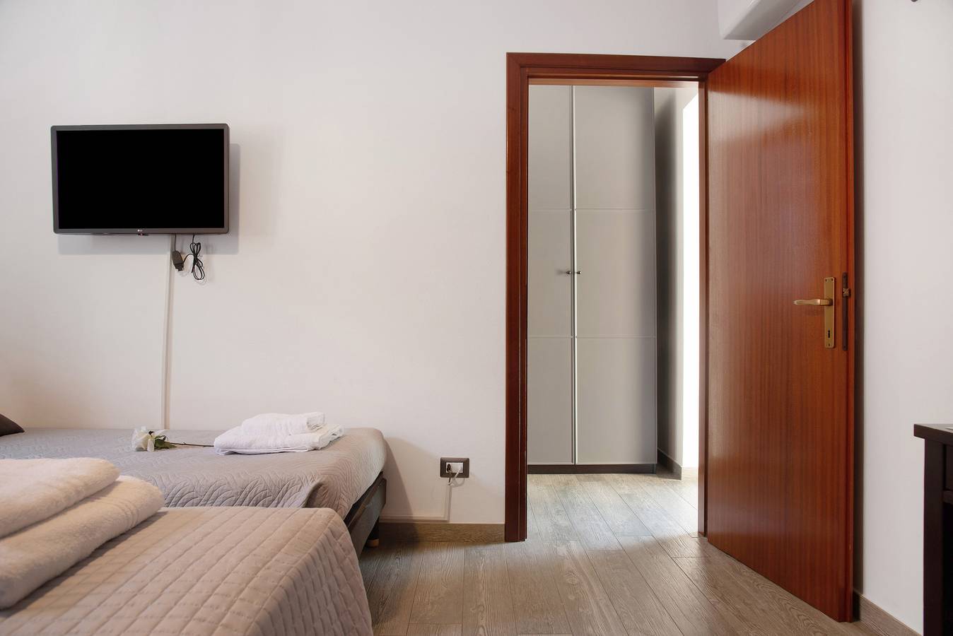 Habitación 'Stanza 2' con jardín compartido, Wi-Fi y aire acondicionado in Viggiù, Municipio de Viggiù