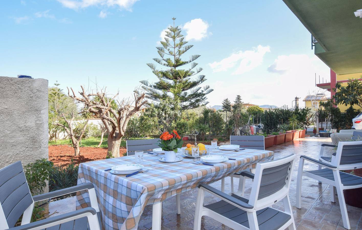 Apartamento vacacional entero, Acogedor apartamento junto a la playa con aparcamiento y terraza in Misilmeri, Provincia de Palermo