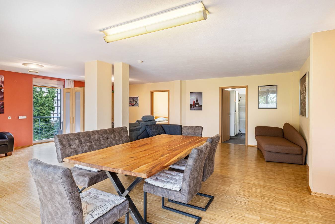 Ganze Wohnung, Ferienwohnung Gäufelden 120 Qm" mit Balkon und Wlan in Gäufelden, Nordschwarzwald