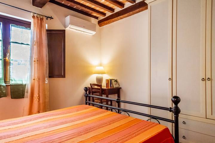 Geheel appartement, Appartement 'Villa Rosanna' met privéterras, eigen tuin en airconditioning in La Rocchette, Castiglione della Pescaia
