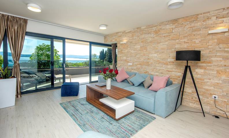 Ferienwohnung für 6 Personen, mit Pool und Balkon/Terrasse sowie Sauna in Sveti Filip i Jakov