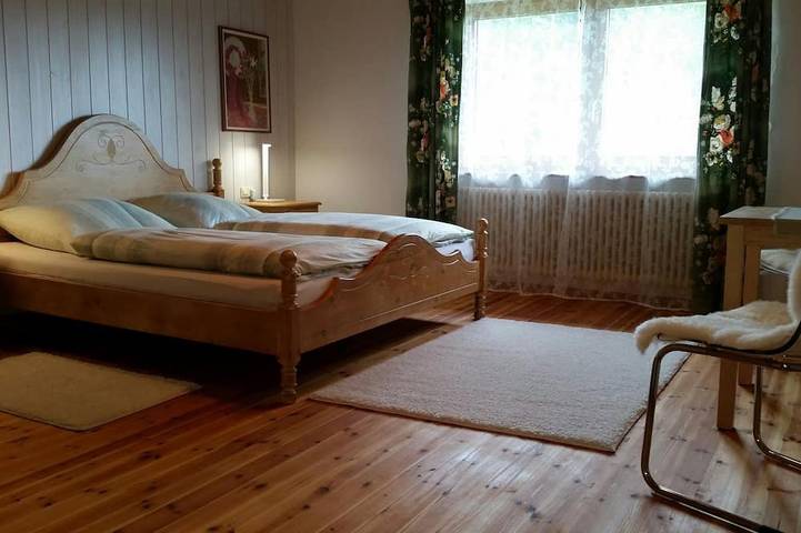 Ganze Wohnung, Tannehüsle Xl bis 6 Personen - ruhig, mit Aussicht in Südlage in St. Märgen ort, St. Märgen