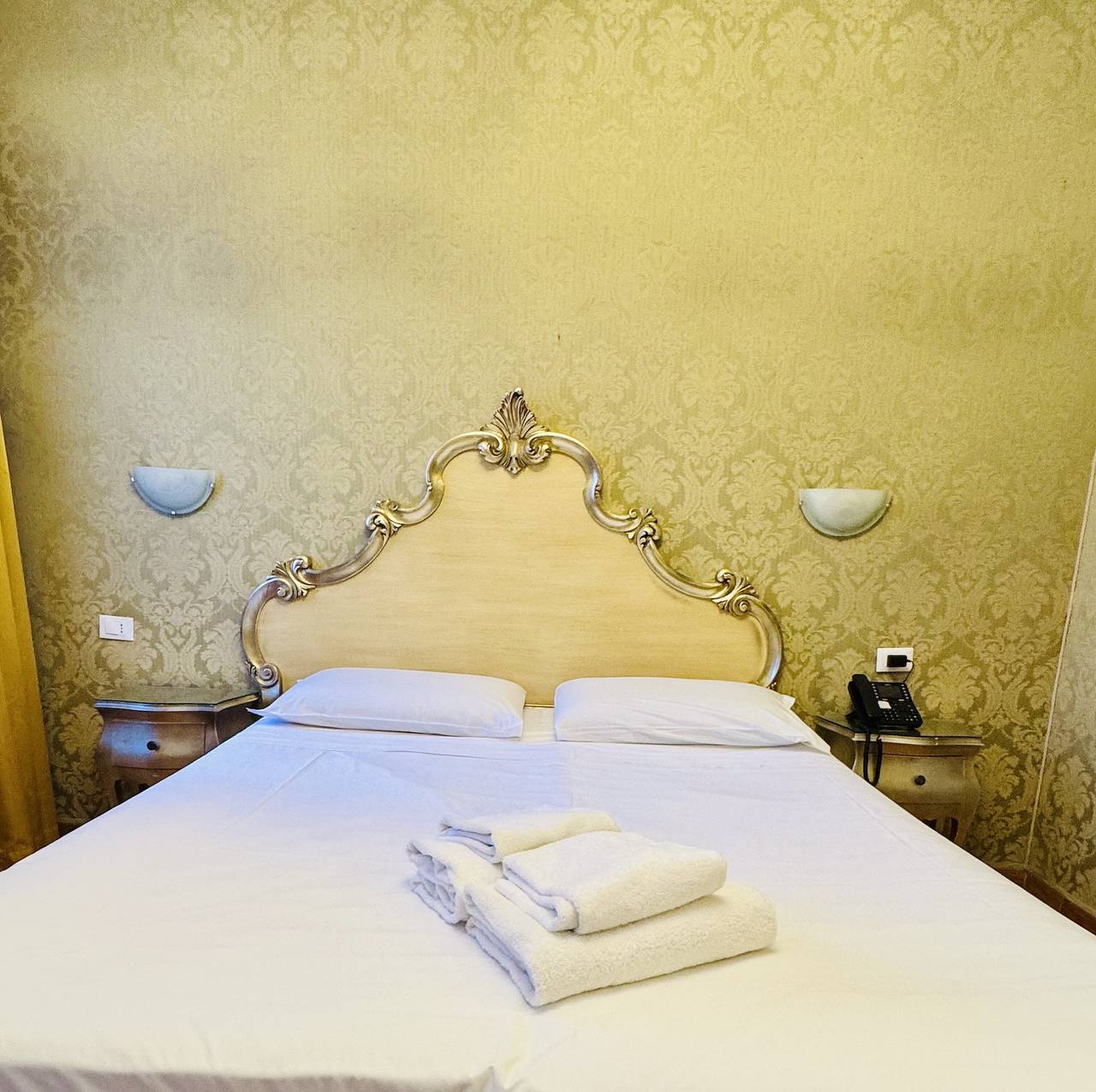 Guest House 'Hotel Walter' with Wi-Fi and Air Conditioning in Venice, Venice Province