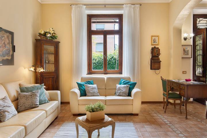 Apartamento inteiro, Apartamento "Casa Doriana" com vista montanha, terraço privado e Wi-Fi in Maslianico, Como (província)