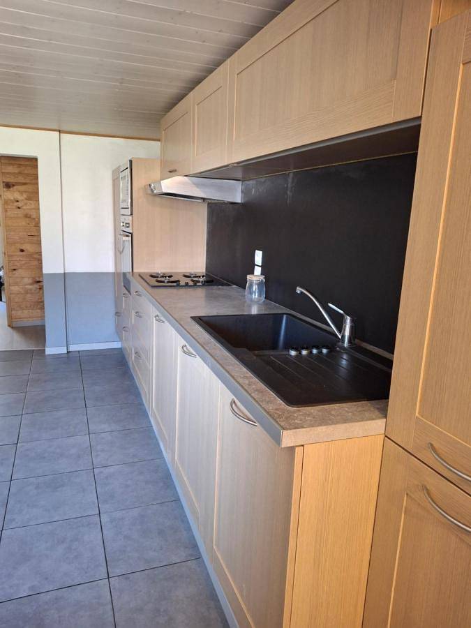 Gîte pour 6 personnes, avec jardin à Verrières-de-Joux - 3