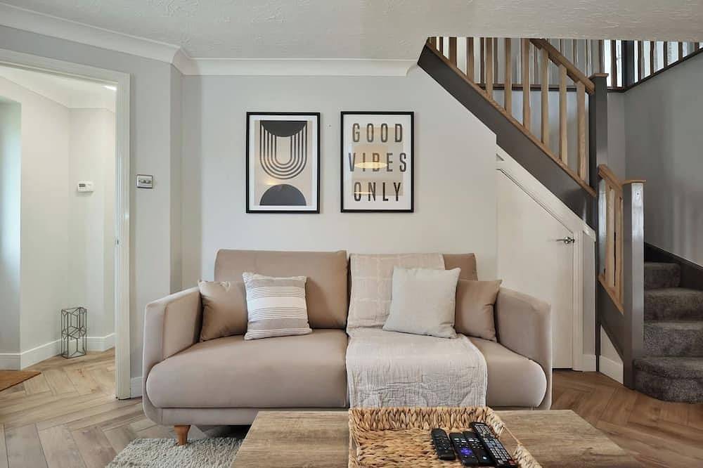 15 Mins Walk to City • Parking for 3 cars • Walk to the Pub 6 mins • Garden • Spacious Home • King Bedroom• Smart Tv in Hereford, Herefordshire