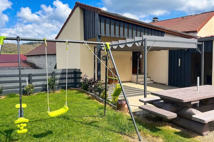 Location de vacances pour 4 personnes, avec Terrasse à Quarré-les-Tombes