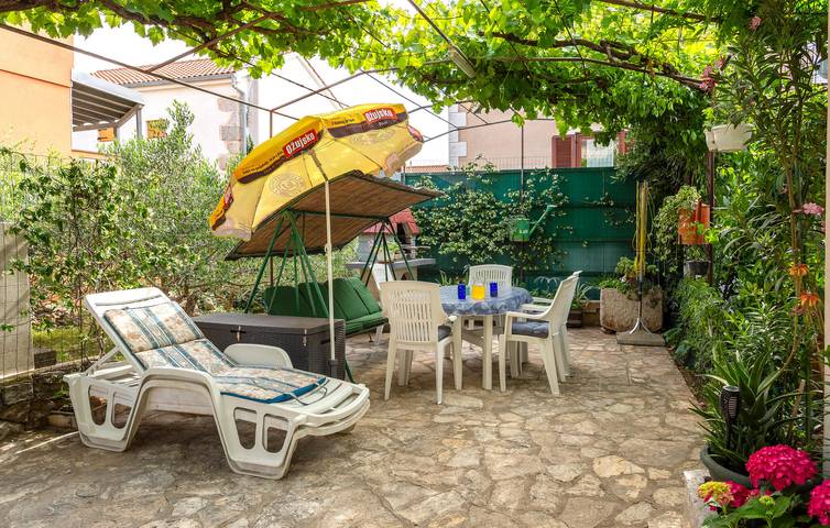 Gîte pour 4 personnes, avec terrasse, animaux acceptés à Punat - 2