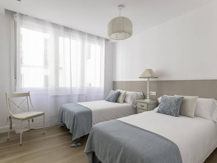 Entire holiday apartment, Pintxos y Tradición en Casco Viejo in Ibaiondo, Bilbao