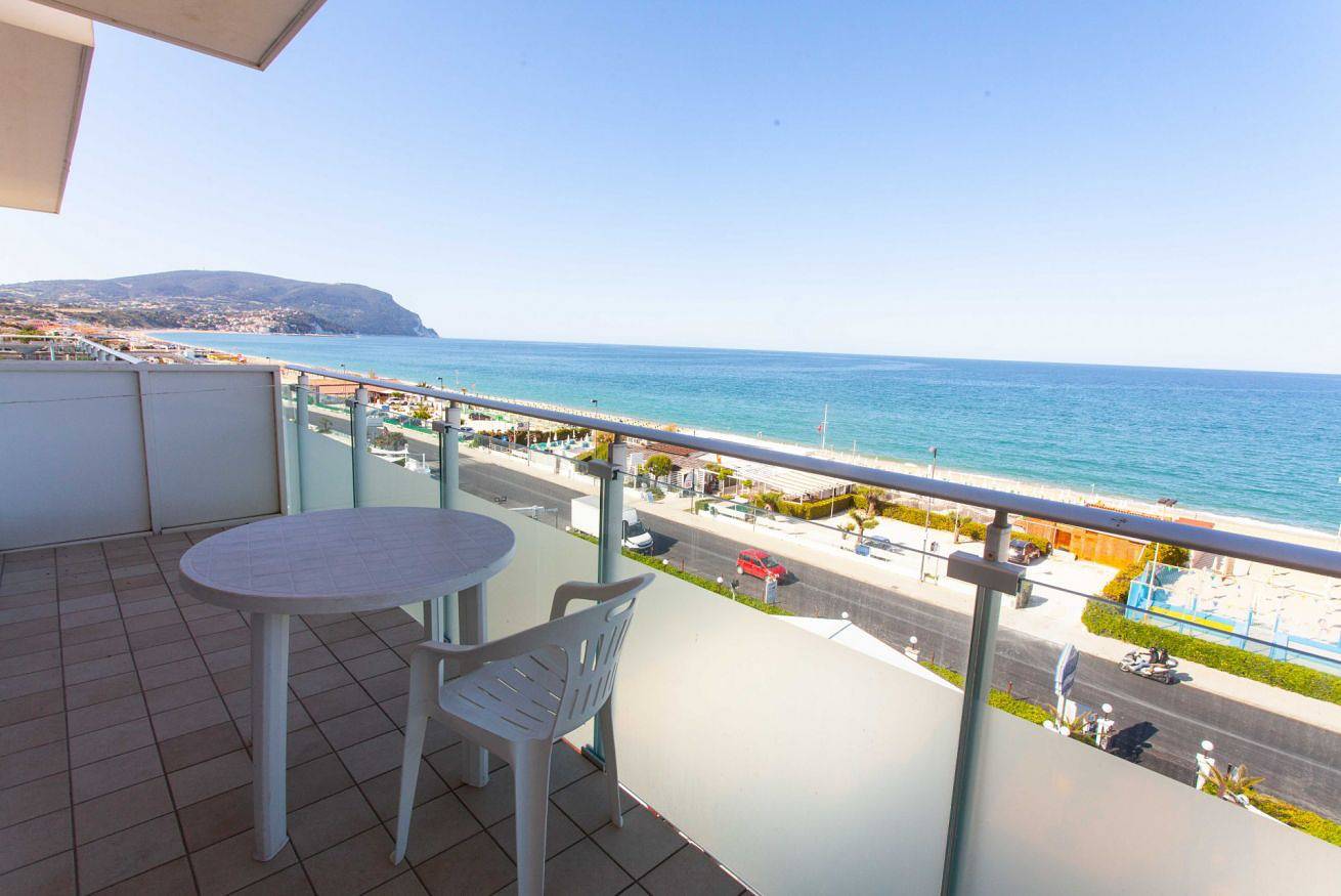 Apartamento entero, M062 - Marcelli, seafront penthouse in Riviera del Conero