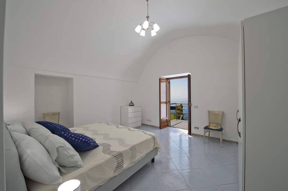 Casa Lisuccia nelle  verdi colline della Costiera in San Michele Salerno, Costiera amalfitana