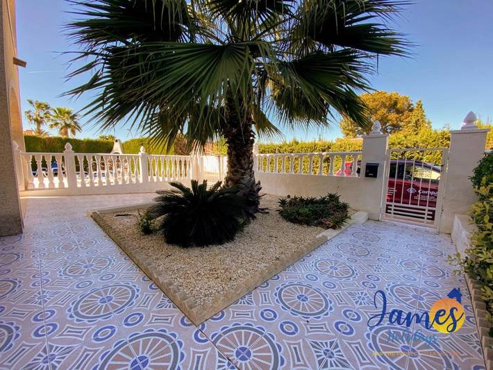 Villa pour 10 personnes, avec Balcon et Terrasse ainsi que Jardin et Piscine à Torrevieja - 3