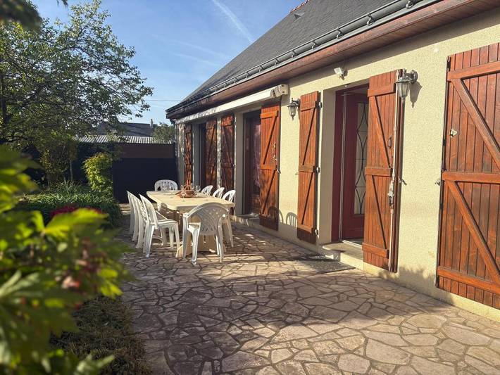 Location de vacances pour 9 personnes, avec jardin et terrasse à Villebernier - 2