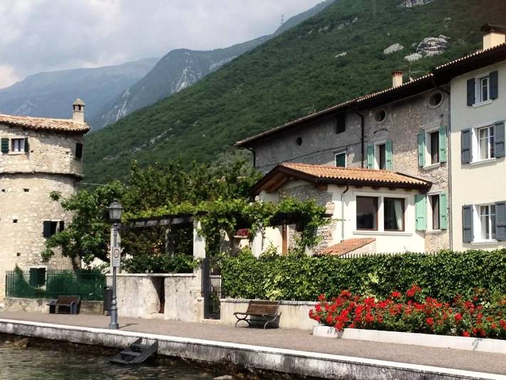 Villa für 4 Personen, mit Terrasse und Garten in Malcesine