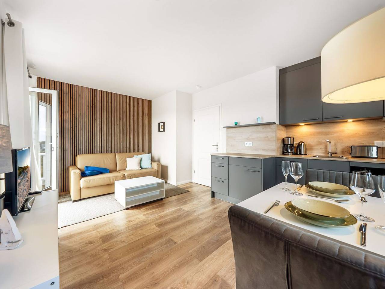 Ganze Ferienwohnung, Weitsicht - Neu renovierte 2-Zimmer-Wohnung im Hörnumer Norden mit Weitblick. in Hörnum, Sylt