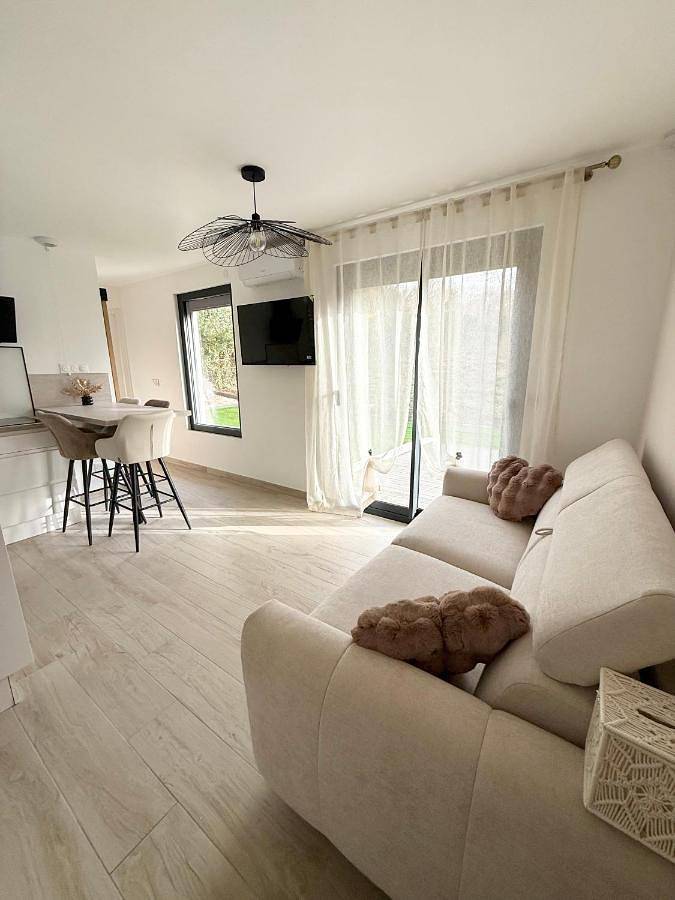 Gîte pour 4 personnes, avec jardin ainsi que vue et terrasse à Coupvray - 3