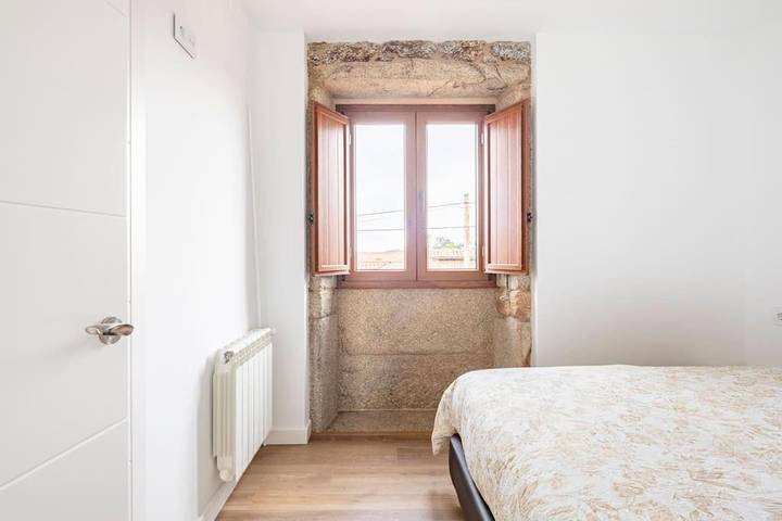 Chalet para 14 personas, con vistas y jardín además de piscina y terraza, Se admiten mascotas en Terra de Melide - 4