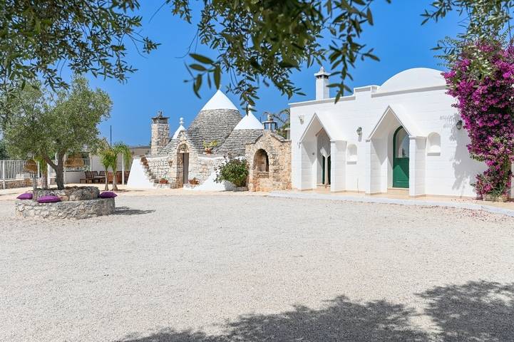 Borgo Marianna heated pool in San Vito dei Normanni, Salento