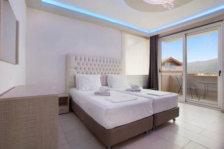 Entire apartment, Apartment "Villa Dionysia A2" close to the Beach with Shared Pool & Wi-Fi in Alykanas, Alykes