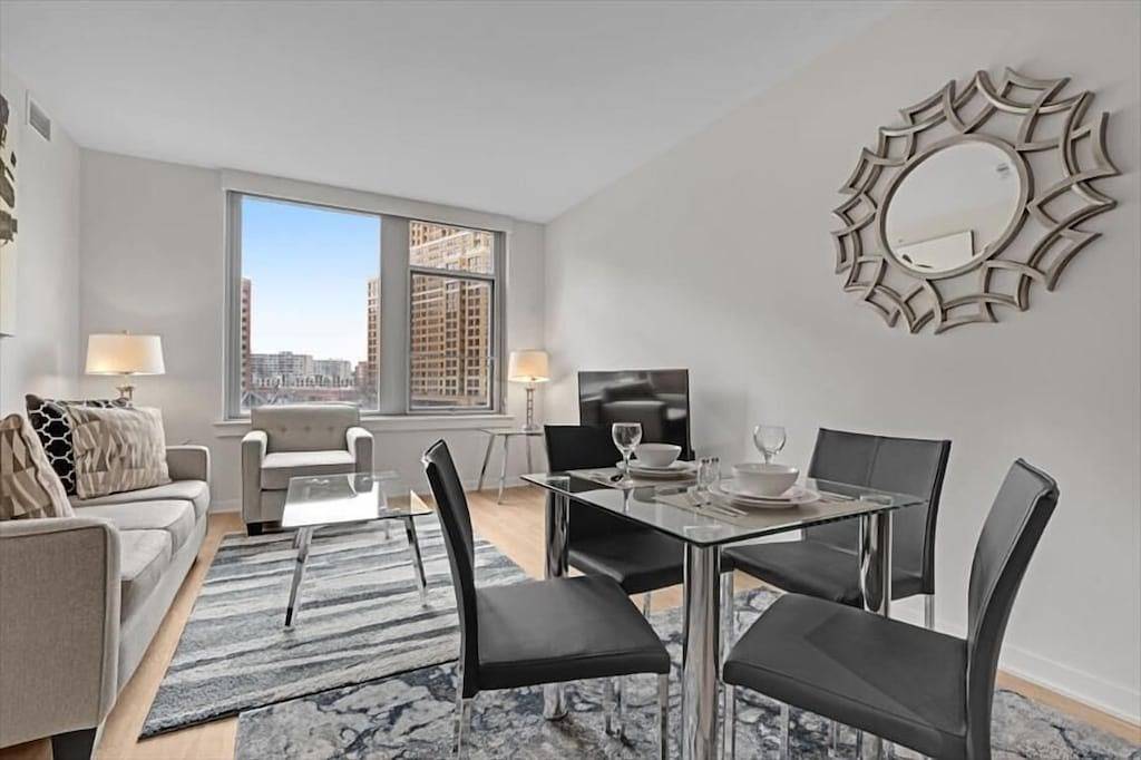 Ganze Wohnung, Luxury One Bedroom Apartment | Crystal City Arlington Va | by Gls in Arlington (VA), Arlington County