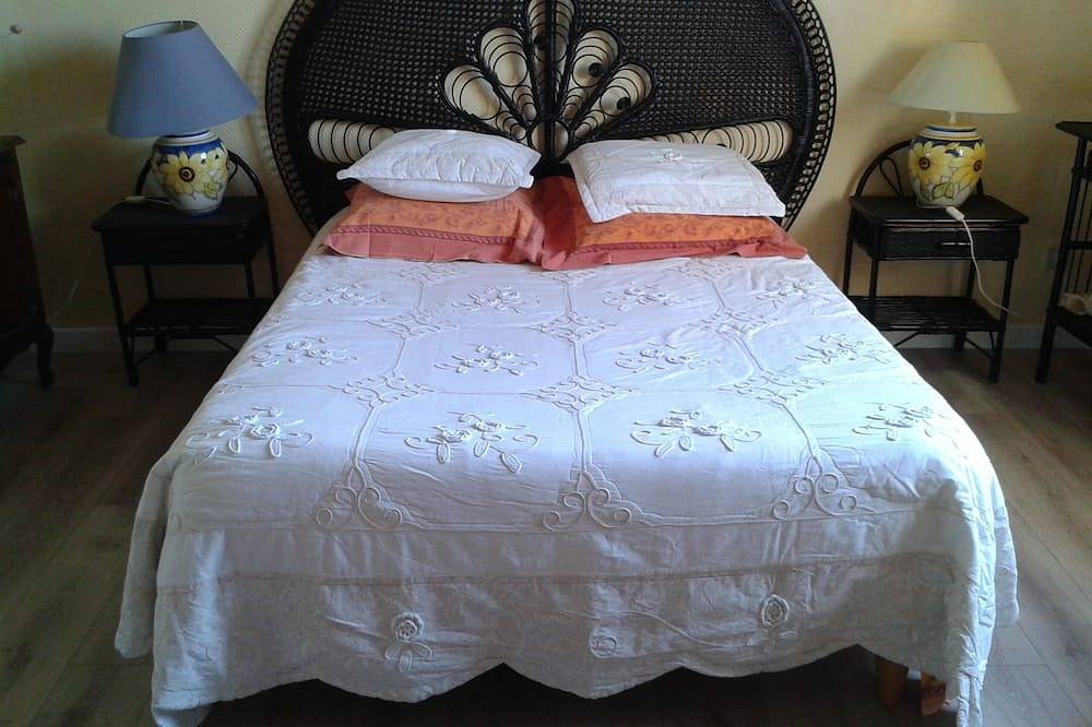 Feriehus for 6 personer med terrasse in Le Brusc, Six-Fours-les-Plages