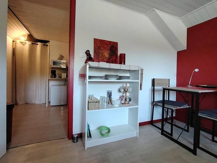 Gîte pour 2 personnes, avec jardin ainsi que terrasse et vue à Massiac - 3