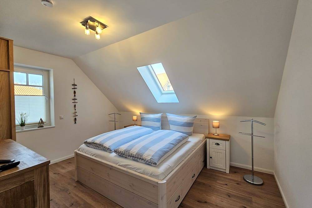 Geräumiges Ferienhaus Ostsee Lodge mit moderner Ausstattung nahe Sandstrand in Wischuer, Biendorf