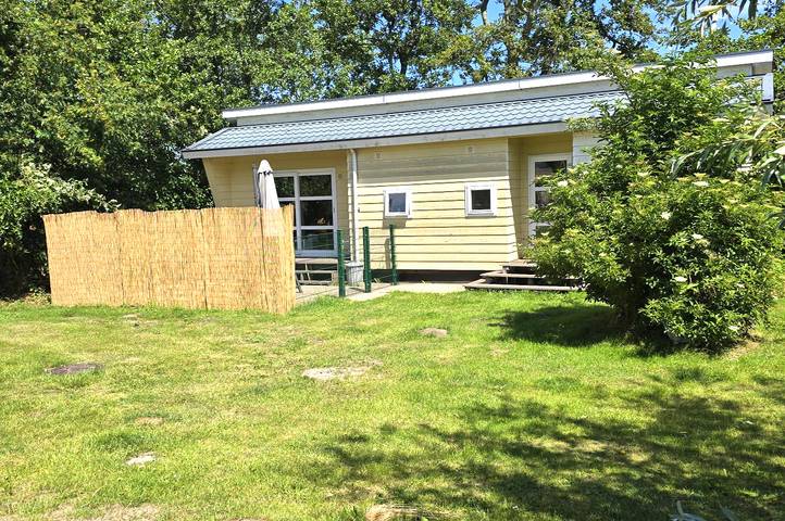 Chalet voor 6 personen, met balkon/terras en terras in Callantsoog
