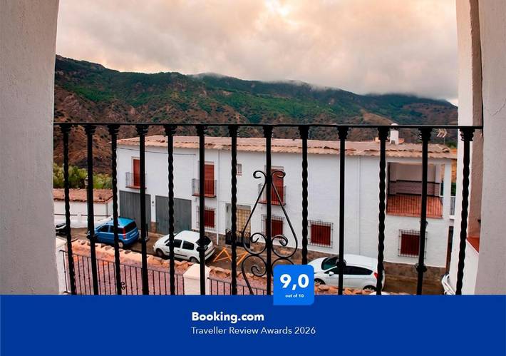 Apartamento para 8 personas, con Balcón y Jardín además de Piscina y Vistas en La Taha