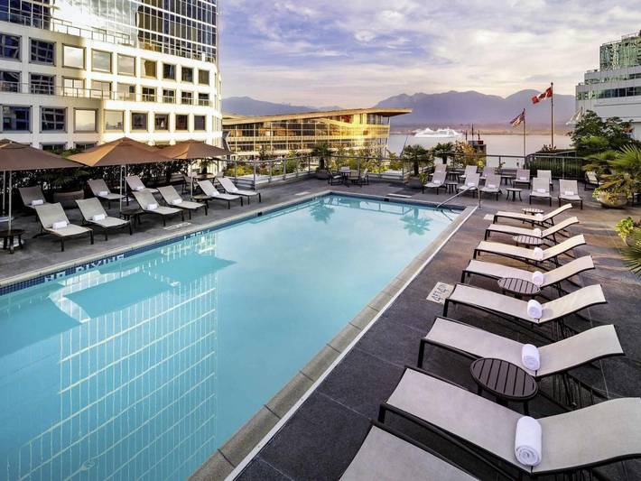 Hotel voor 4 personen, with whirlpool and zwembad as well as sauna and tuin in Vancouver