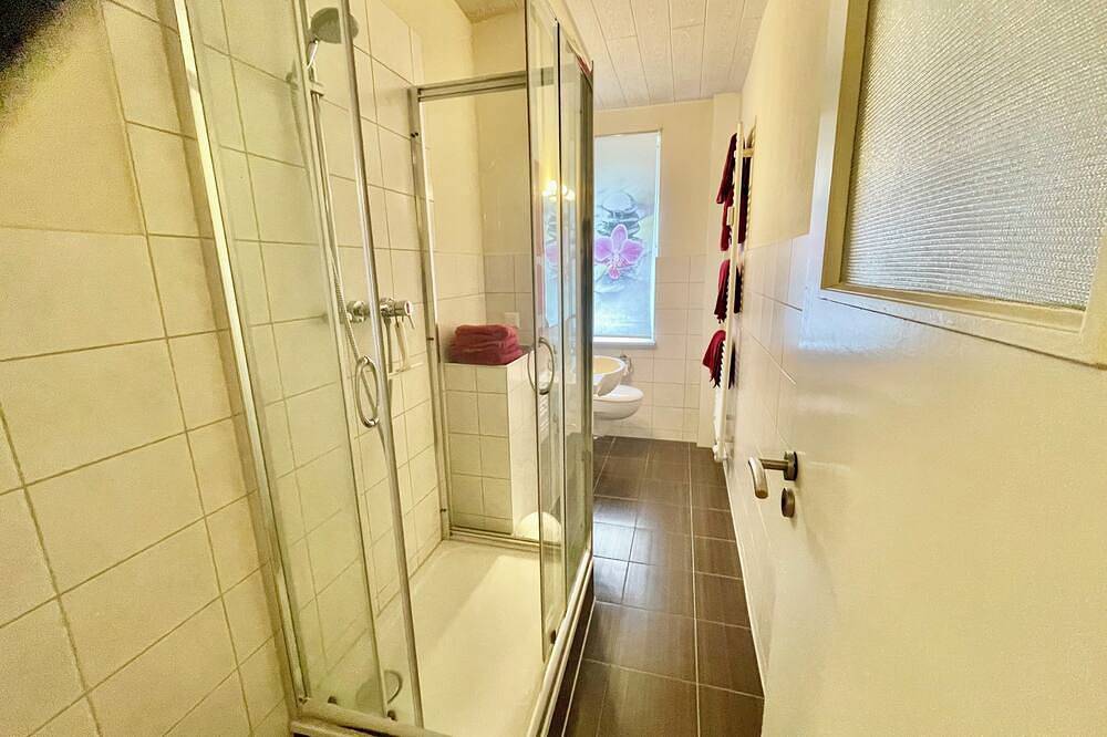 Ganze Wohnung, In 5 Minuten zu Fuß am See / Flüge und Rundflüge mit dem Privatflugzeug in Zwenkau, Zwenkauer See