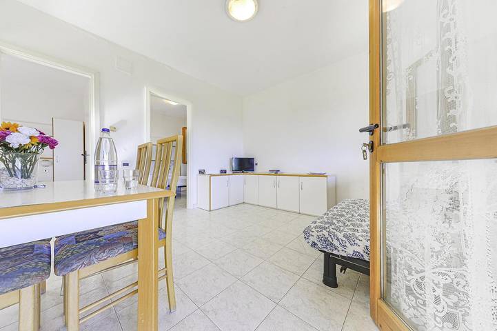Nuova gestione Casa Vacanze Villaggio Colombo V5 con terrazza e piscina condivisa in Andora, Riviera di Ponente