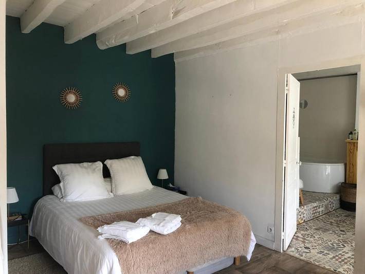 Chambre d’hôte pour 4 personnes, avec Terrasse ainsi que Jardin et Piscine à Antran