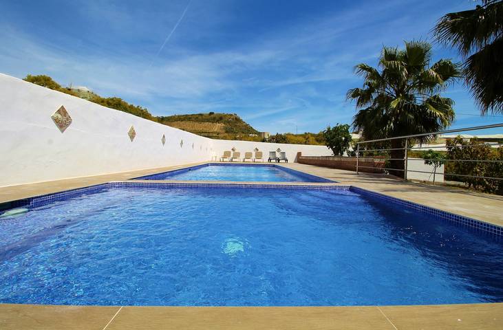 Chalet para 8 personas, con jardín además de jacuzzi y terraza en Provincia de Málaga - 2
