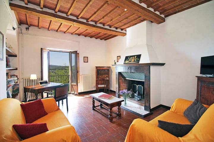 Appartement entier, En plein centre de Montepulciano. Appartements dans l'ancien palais avec vue et jardin in Montepulciano, Province de Sienne